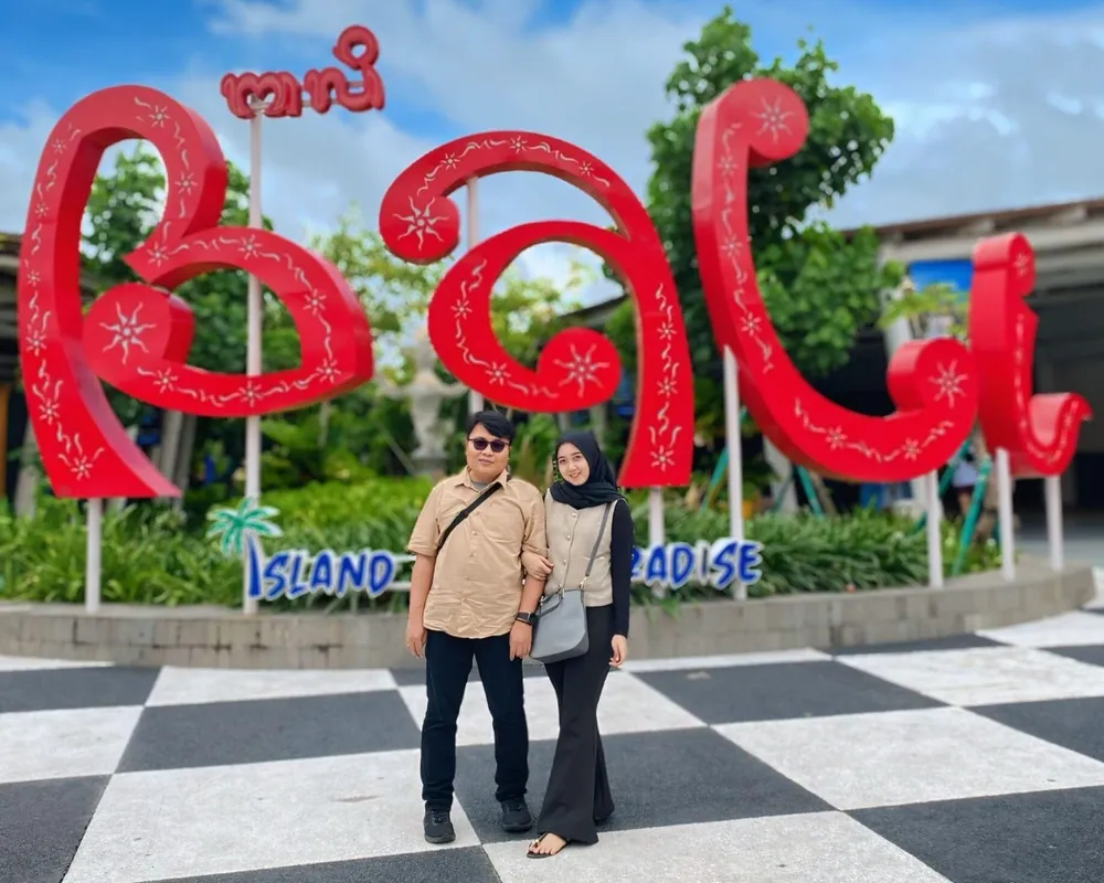 Tiba di&nbsp;Bandar Udara Internasional I Gusti Ngurah Rai